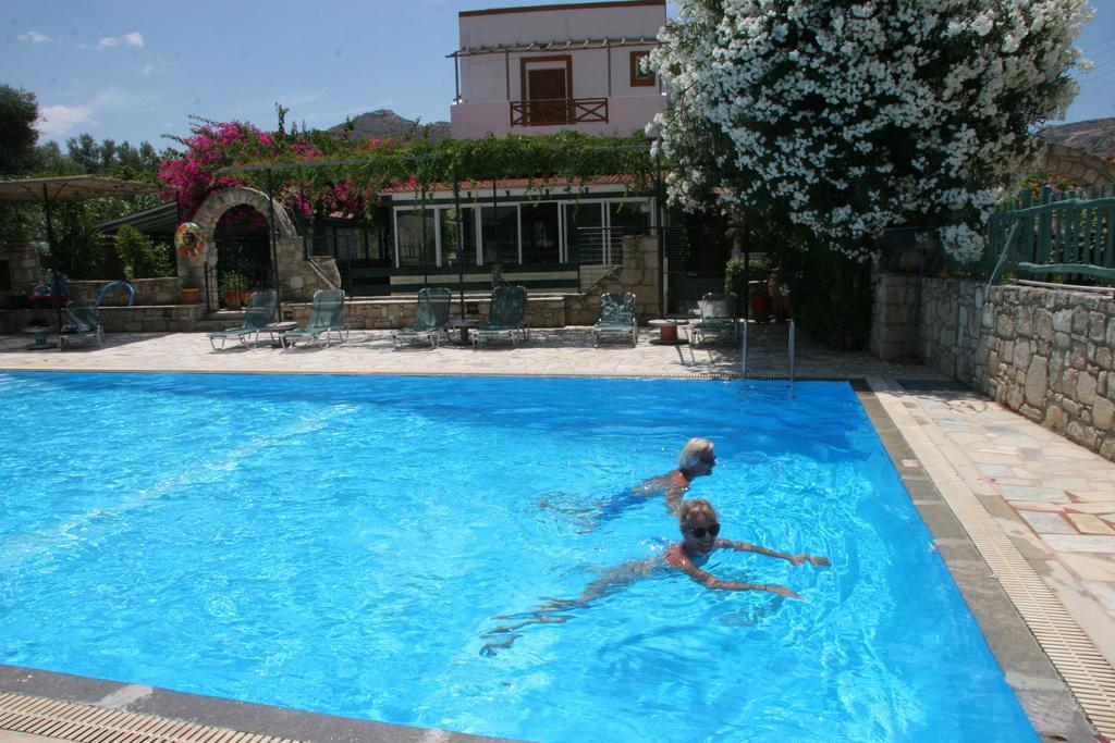 Armonia Hotel Matala Exterior foto